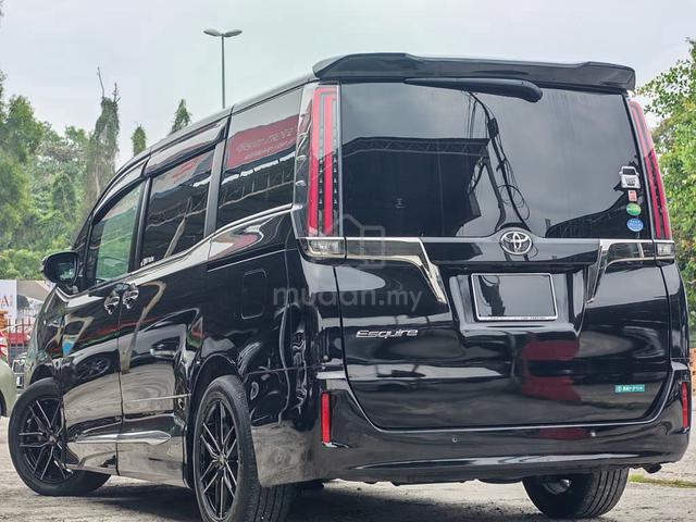 25 Toyota ESQUIRE 2.0 GI PREMIUM VOXY FACELIFT - 4