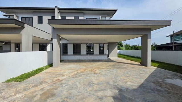 STAPOK OAKS 23 DOUBLE STOREY SEMI DETACHED FOR SALE At KUCHING 1