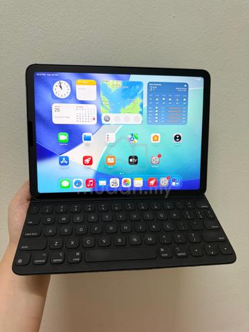 iPad Air 5 (256gb, WiFi + Cellular + Keyboard) - photo 2 of 6