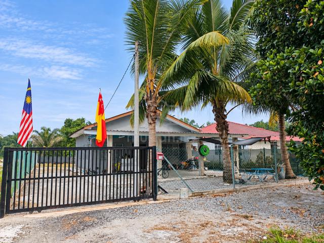 Rumah setingkat Bkt Changgang berserta Tanah 0.453 ekar,Banting Selgor 1