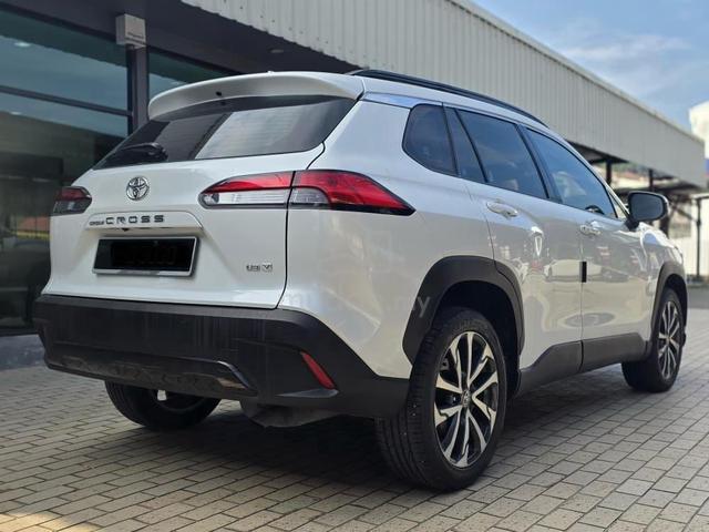 2022 Toyota COROLLA CROSS 1.8 V (A) FSR TOP OFFER! - 4