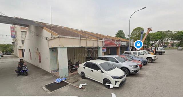 Taman Puchong indah  Single storey corner shop for rent 1
