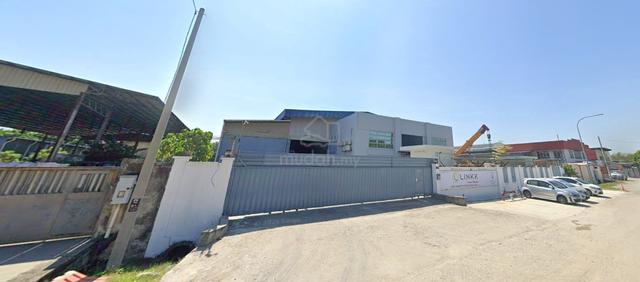 1.5 Storey Corner Semi-D Cluster Factory@ Beranang For Sale 1