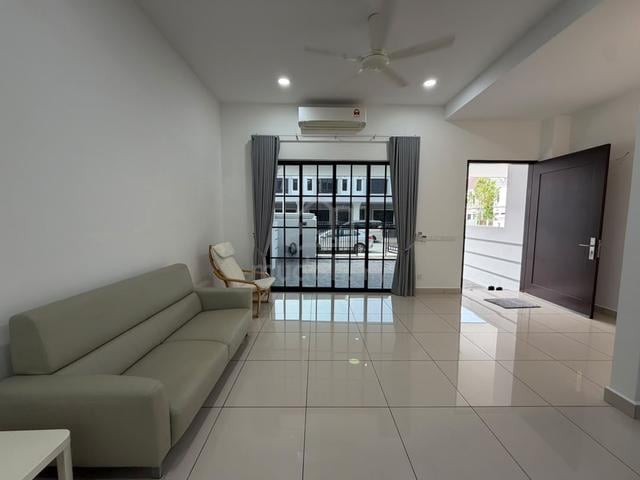 Eco Meadows G/Guarded Partial Furnished Aircon 2-Storey Terrace House! 1