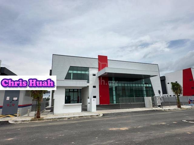 Valdor Semi-D Factory For Rent | 40ft Ceiling Industrial 1