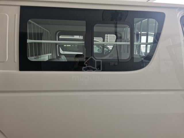 2026 Toyota ORIGINAL HIACE SEMI PANEL PROMO 3,1K - 3