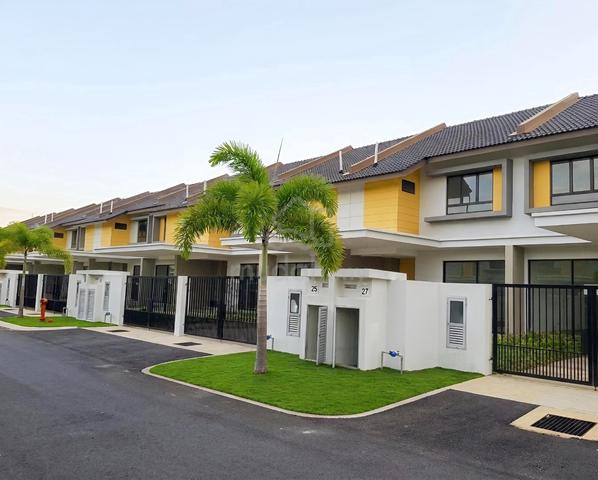 Double Storey Terrace House Bandar Mahkota Jalan Galaksi Banting 1