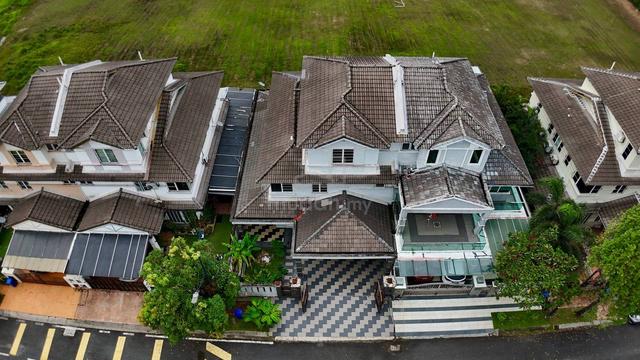 FACING OPEN 2.5 Storey semi d subang alam seksyen 27 shah alam 1