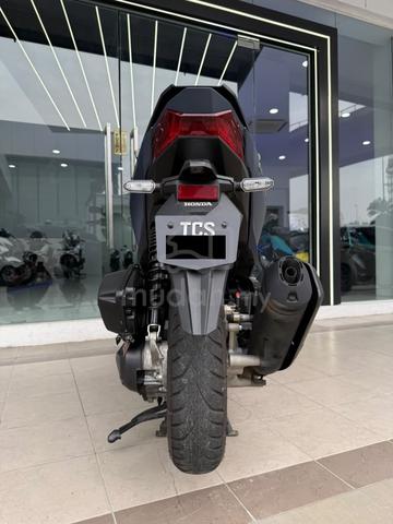 2025 Honda Vario 160 ( 9K KM & 99.9% LIKE NEW ) - photo 4 of 10