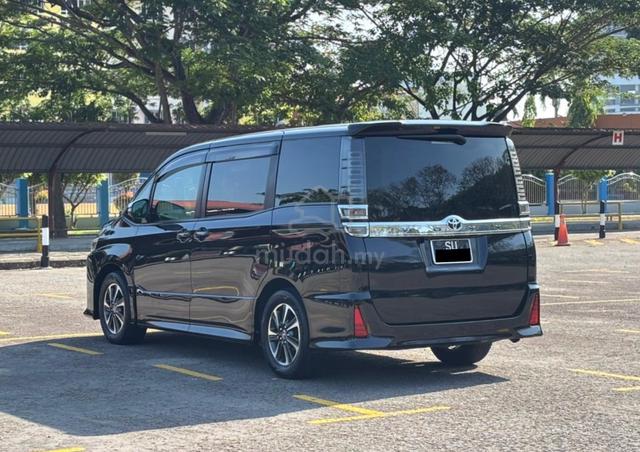 2018 Toyota VOXY V 2.0 (A) - 5