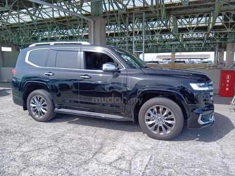 Seat Hitam Leather, 2023 Toyota LANDCRUISER 3.5 ZX - 3