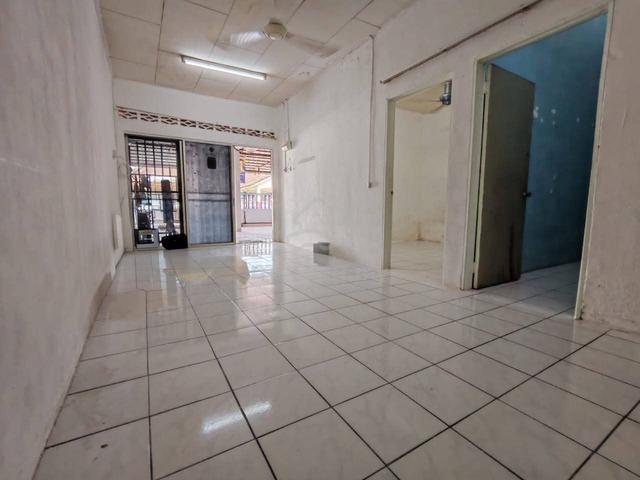 Rumah teres Taman Bahau 1