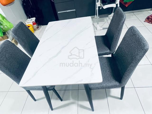 Dining table 4 seaters - photo 3 of 4
