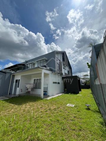 La Promemade Precinct Luxe 2.5 Storey Corner House 1
