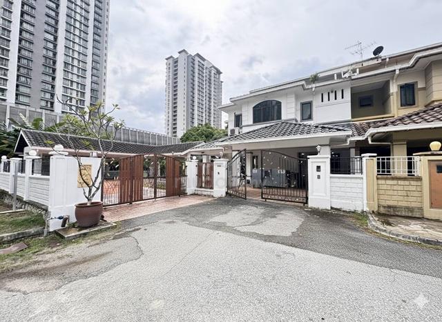 BIG LAND 2.5 Storey Semi D Corner Lot Sierra Damansara, Kota Damansara 1