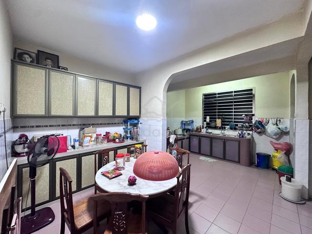 Jalan Api Api Megah Ria 1.5 Storey Semi D Full Loan House Sale Johor 1
