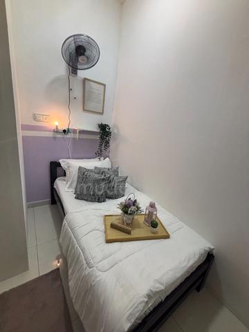 Single Room Country Garden Danga Bay  1