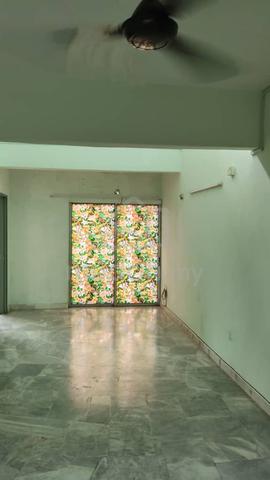Pelangi Court 1
