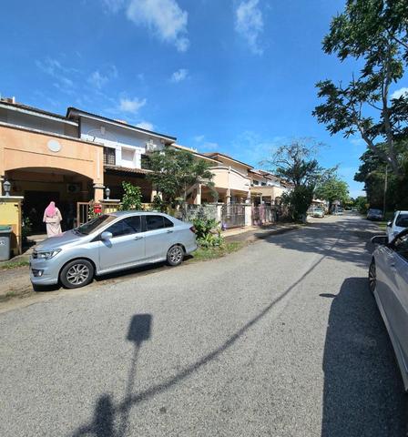 Facing Open Renovated Teres 2 Tingkat Ozana Impian Ayer Keroh Melaka 1