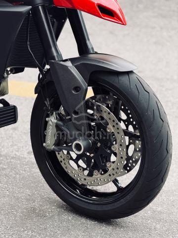 Ducati Hypermotard 950 (Mileage baru 959km) - photo 5 of 12