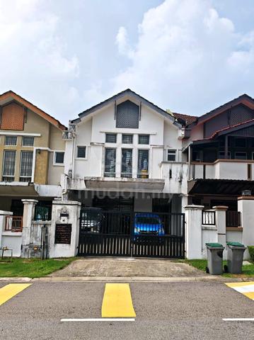 Double Storey Terrace House (super-long) For RENT 1