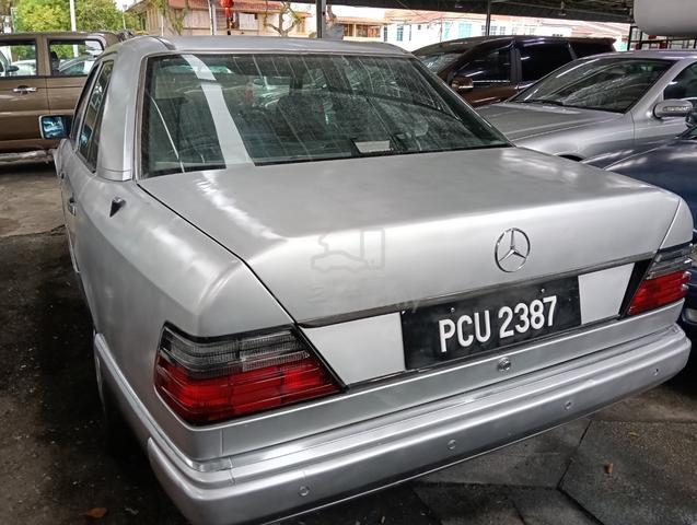 Mercedes Benz 230E vintage 35 yrs 8k new Engine ok - 2