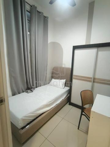 Ready to move in Fully furnished Single Room @ Saville D'lake Puchong 1