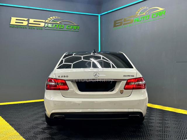 2010/12 Mercedes Benz E250 SROOF CGI BlueEFCY AMG - 4