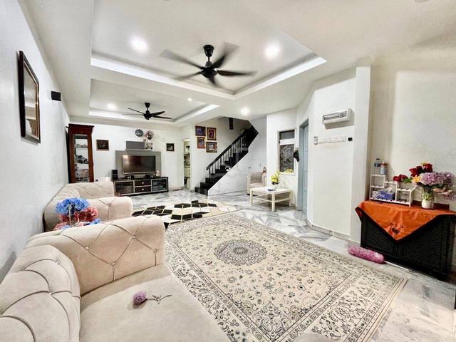 Alam Megah🔥22x75🔥FULLY RENOVATED💜 2 Storey Seksyen 27 Shah Alam 1