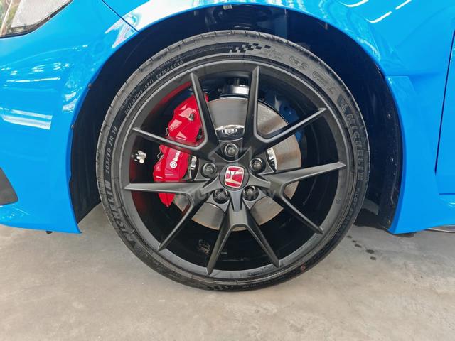 2025 Honda CIVIC 2.0 TYPE R, Racing Black (Blue) - 3