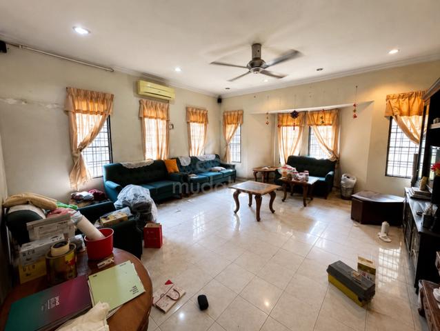 2 Storey Bungalow for Sale @ Bandar Tun Hussein Onn 1