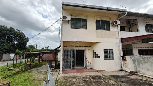 [FREEHOLD][TOWN AREA] Kampung Lapan Corner 2-Storey Terrace House 1