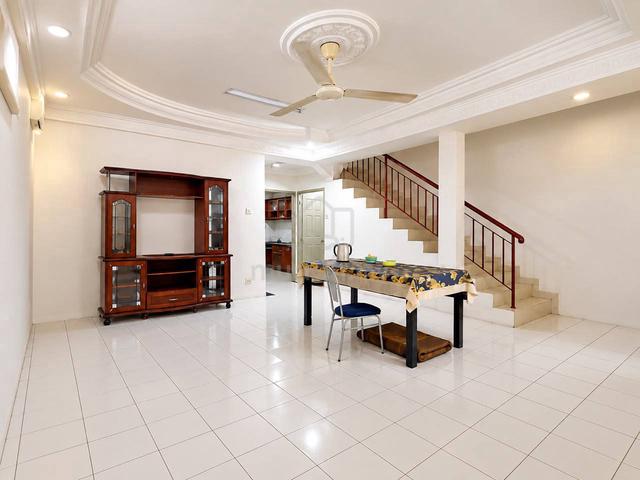 RUMAH CANTIK l 20x70 - Taman Sri Saujana, Kota Tinggi 1