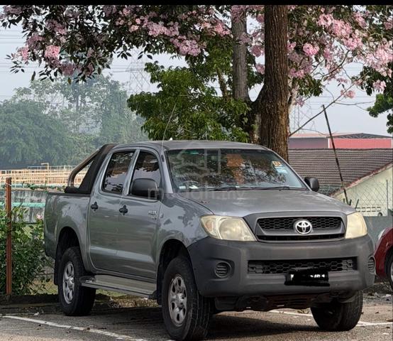 2010 Toyota HILUX 2.5 STD MY05 KUN25R FACELIFT (M) - 1