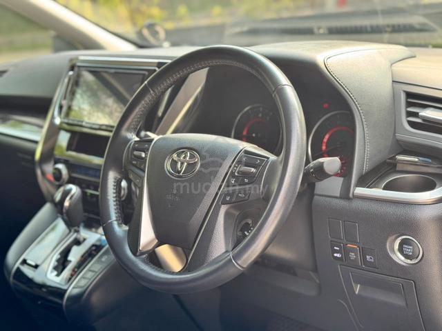 2019 Toyota ALPHARD 2.5 S SUNROOF 7 Seaters - 5