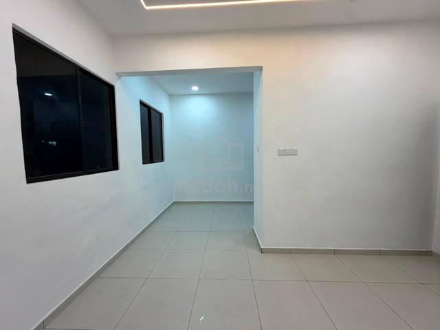 Flat Taman Perling 1
