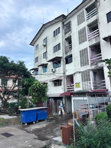 Rumah Pangsa Air Leleh, Melaka 1