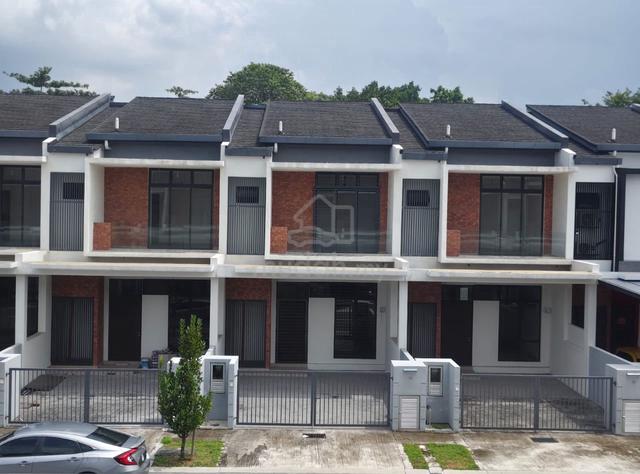 Unit Luas Brand New Double Storey Kampung Sri Aman Puchong For Rent 1