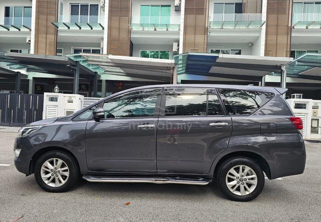 2017 Toyota INNOVA 2.0 G (A)ONE LADY OWNER - 4