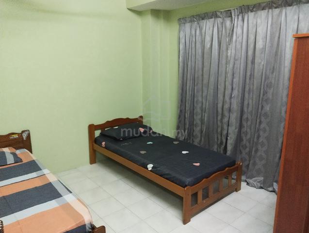 bilik perempuan seri kembangan 1