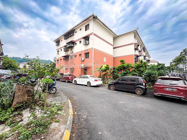 Seri Perindu Apartment 1