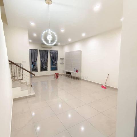 Austin Residence @ Mount Austin Jalan Mutiara Emas 10 freehold 1