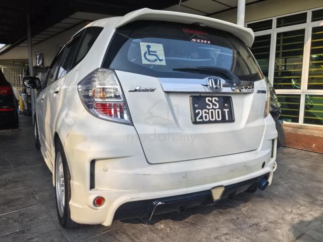 2013 Honda JAZZ 1.3 (HYBRID) FACELIFT (A) - 3