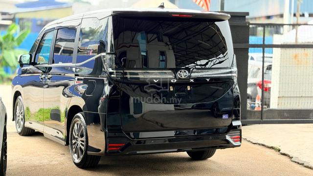 2023 Toyota VOXY 2.0 SG - 4