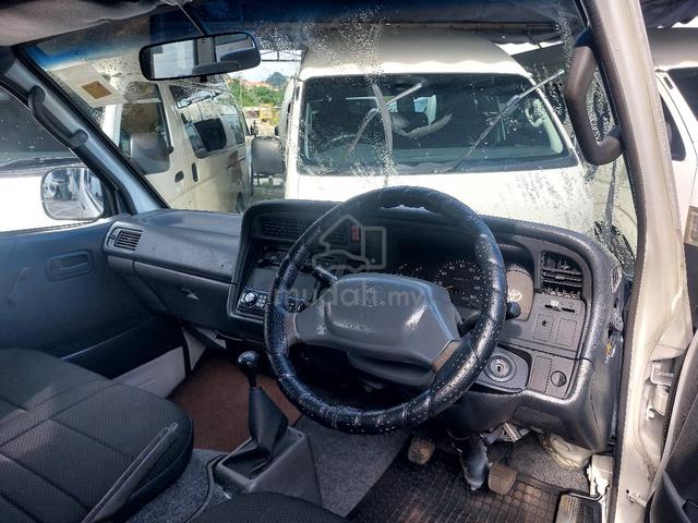 2002 Toyota HIACE WINDOW VAN ROOF AIRCOND 14 SEAT - 4