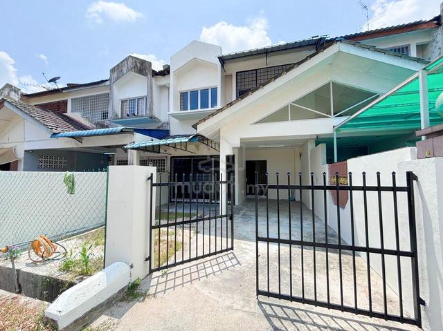 Taman Molek Desa Harmoni 22x70 supersize terrace partial furnished 1