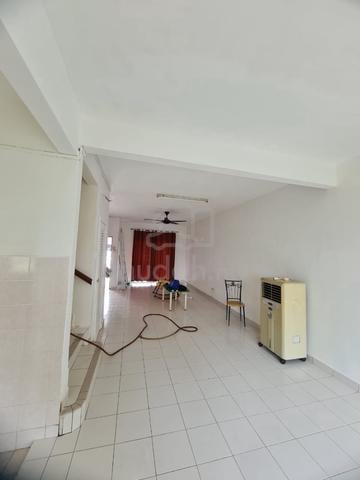 2 Storey Terrace House Taman Kinrara Seksyen 4 Puchong 1
