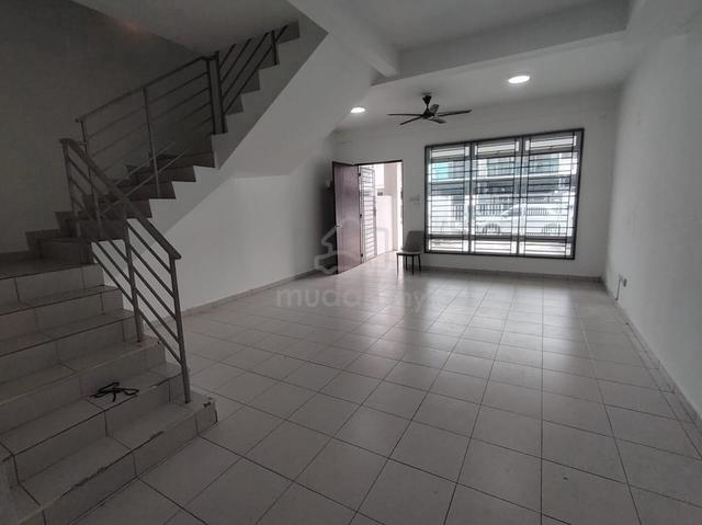 Taman Pulai Mutiara 2 storey terrace house 1