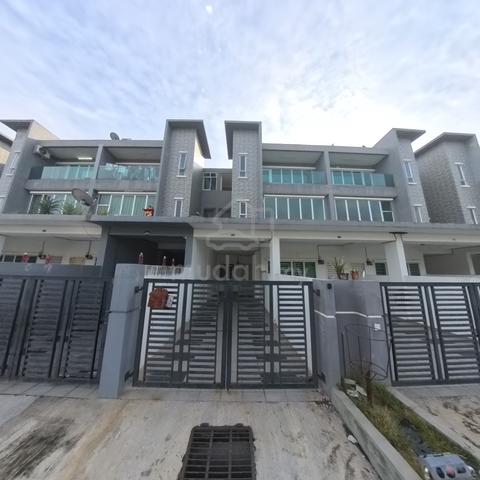 Taman Permatang Maju, Sitiawan (Behind Speedmart) 1