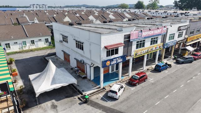 PERMATA LUNAS 2STY END LOT WITH LAND 30FT X 70FT SHOP Nr VISION CITY 1